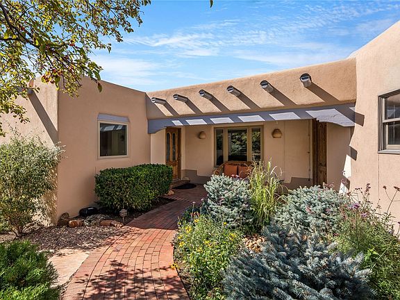 3rd image of 1396 Hyde Park Rd