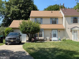 31 Hewitt Ln, Sicklerville, NJ 08081