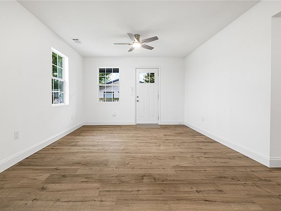 5th image of 211 Lincoln Ave