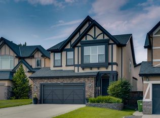 242 E Valley Woods Pl NW, Calgary, AB T3B 6A3
