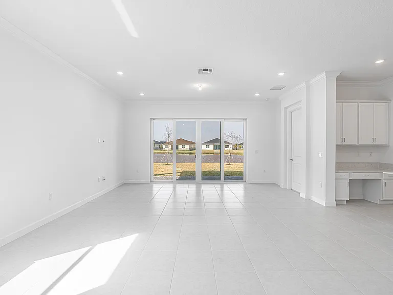 13885 SE Riversway St — Photo 6