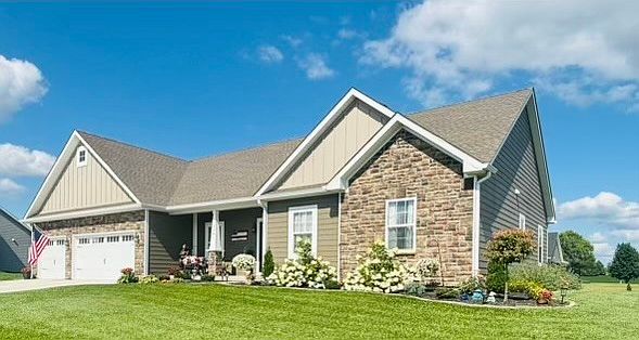 1st image of 204 Eagle Dr