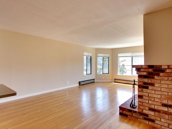 5th image of 205 Collins St APT 9