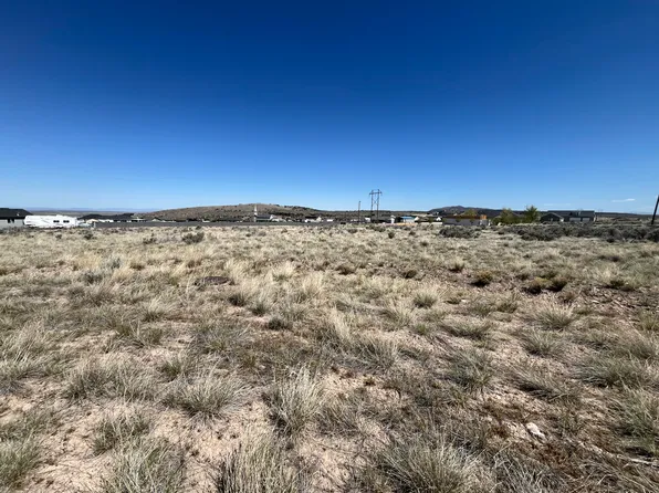 7 E Village Green Rd, Cedar City, UT 84721