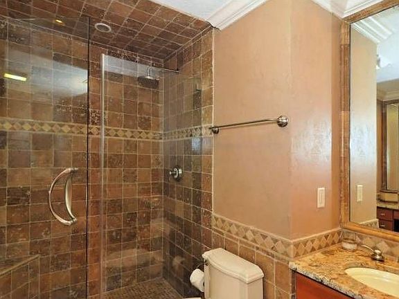 Frameless shower doors