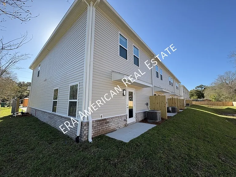 838 Fairview Dr — Photo 35