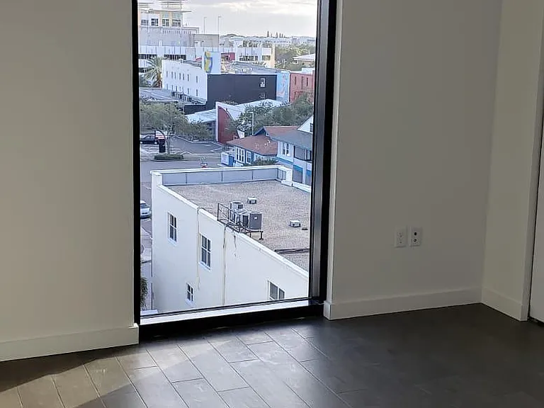 132 Mirror Lake Dr N #505 — Photo 10