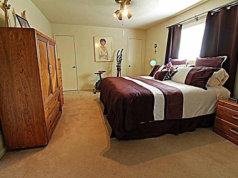 13723 Pepper Knoll Dr — Photo 9