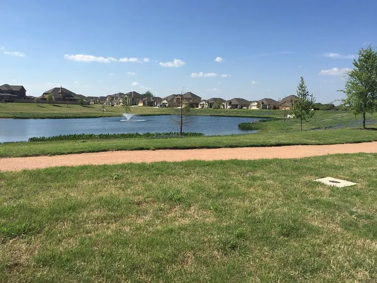 5135 Scenic Lake Dr — Photo 6