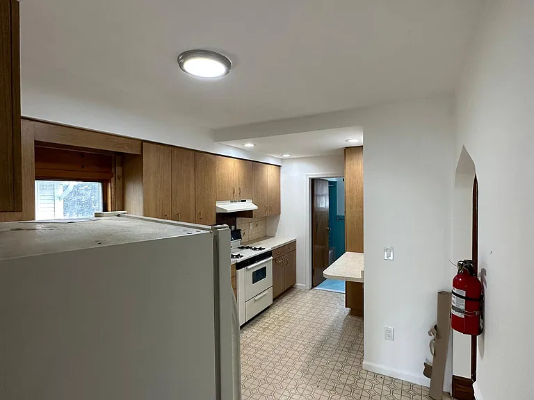 1249 Barbara Ave #1 — Photo 4