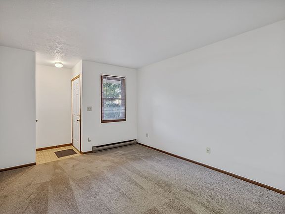 5th image of 647 Pebble Place Dr #7