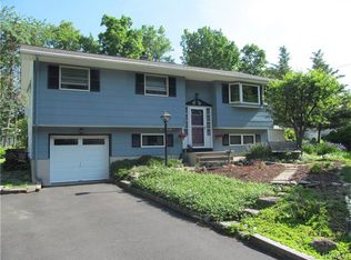 35 Fort Worth Pl, Monroe, NY 10950