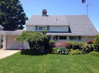 64 W Cabot Ln, Westbury, NY 11590