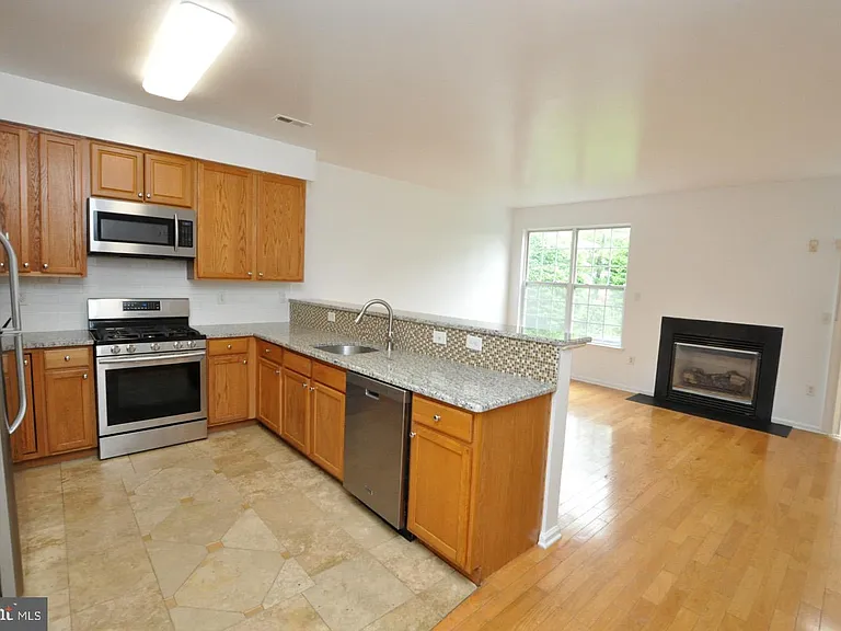 328 Helen Dr — Photo 7