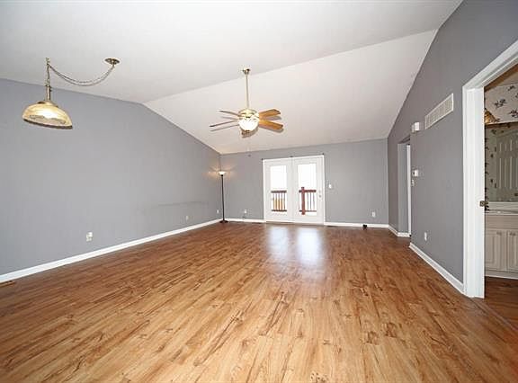 3rd image of 791 W Northview Ave