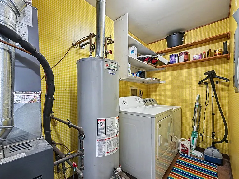 24225 Evergreen Rd — Photo 13