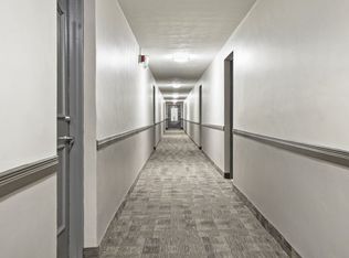 380 Gibb St #205, Oshawa, ON L1J1Z3