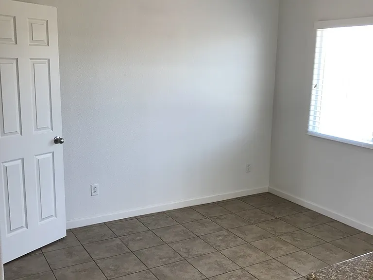 437 Joya Dr — Photo 5