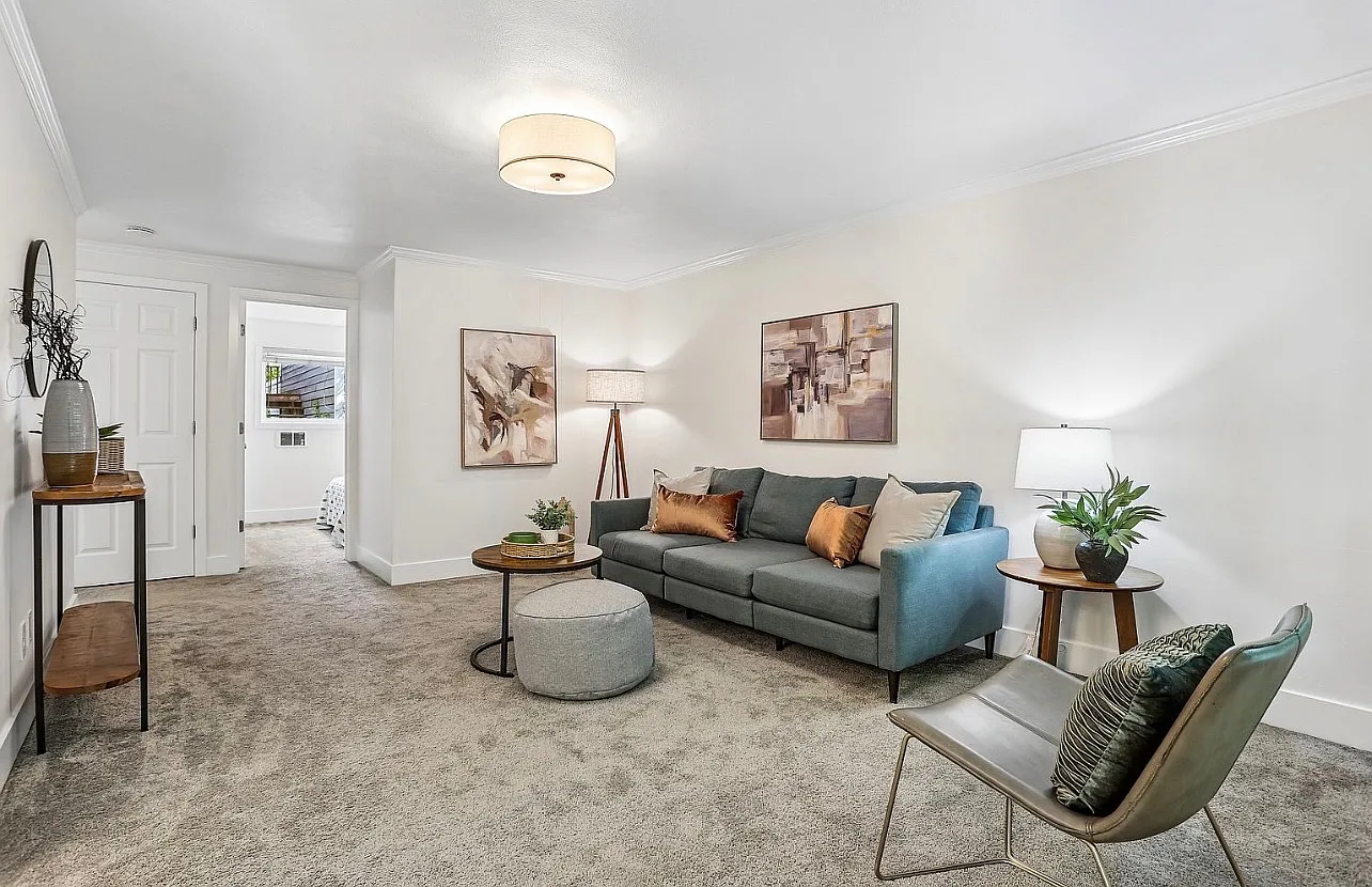 2 bed, 744 sqft, $2,295 — Photo 2