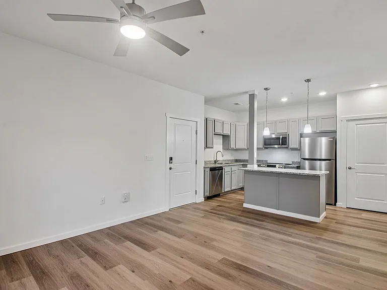 Portland Place Apartments — Photo 23