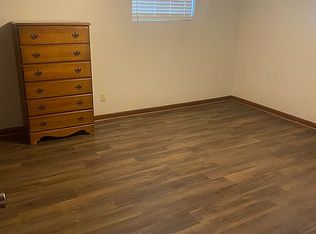 320 6th St, Marion, IA 52302