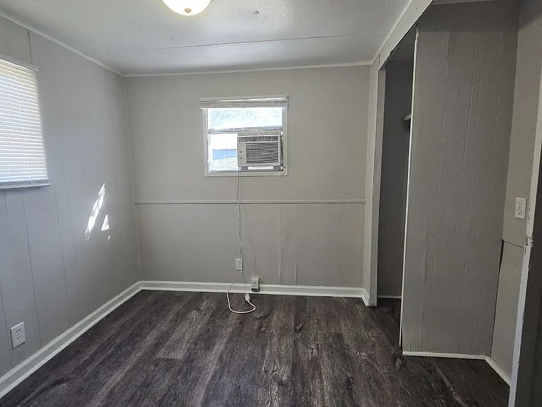 997 W Elmwood Dr #B — Photo 9