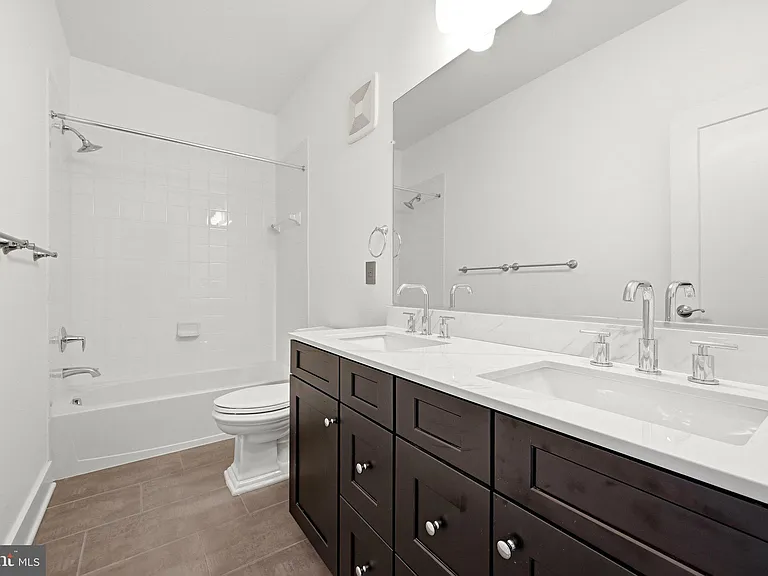 44824 Tiverton Sq — Photo 31