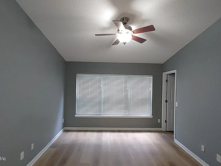 11225 Campfield Cir — Photo 18