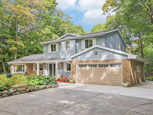 8480 W Edgerton AVENUE, Greendale, WI 53129