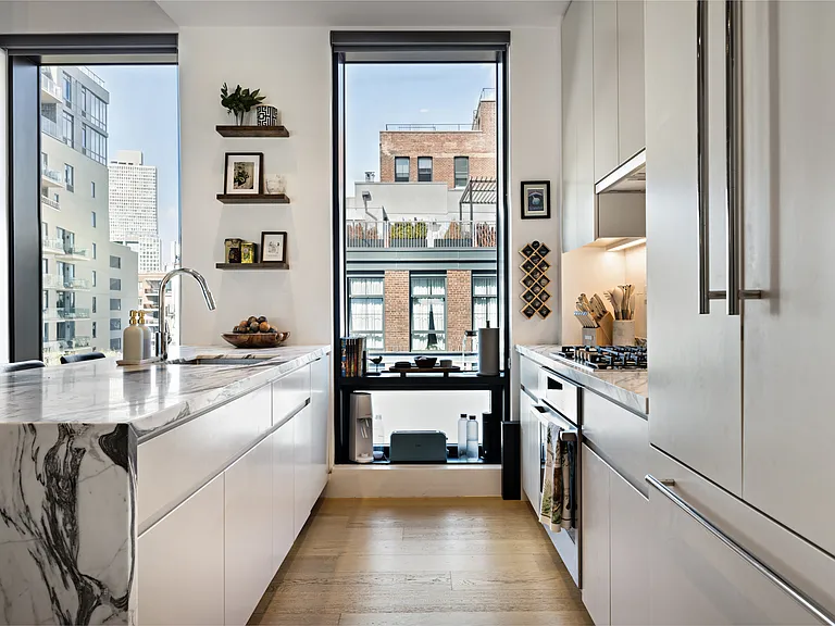 661 Driggs Ave #5B — Photo 17