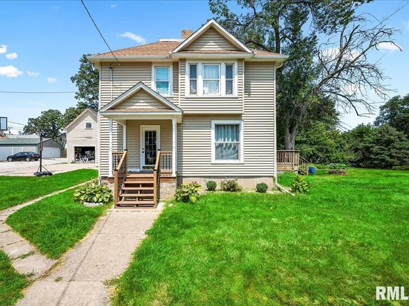115 E Vine St, Toulon, IL 61483