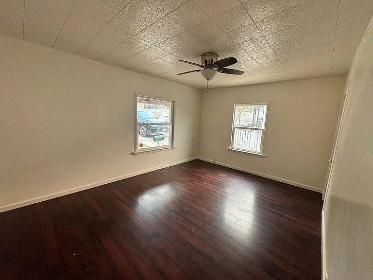 622 E St — Photo 8