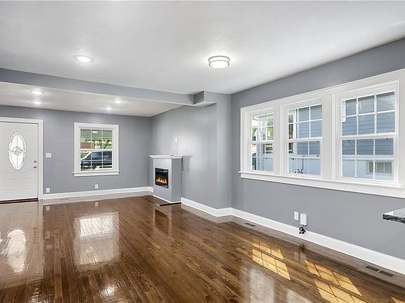5th image of 2120 N 43rd St