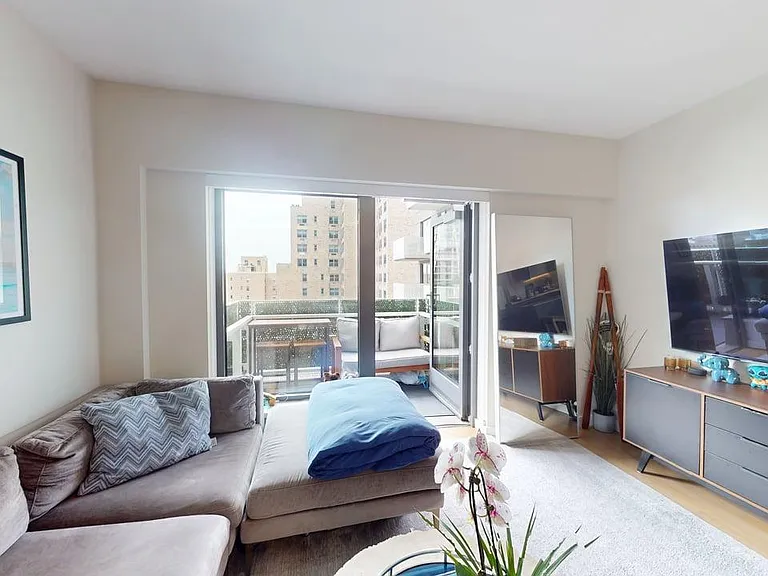 515 E 86th St #809 — Photo 7