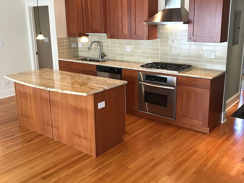 1st image of 1510 W Cullom Ave APT 3