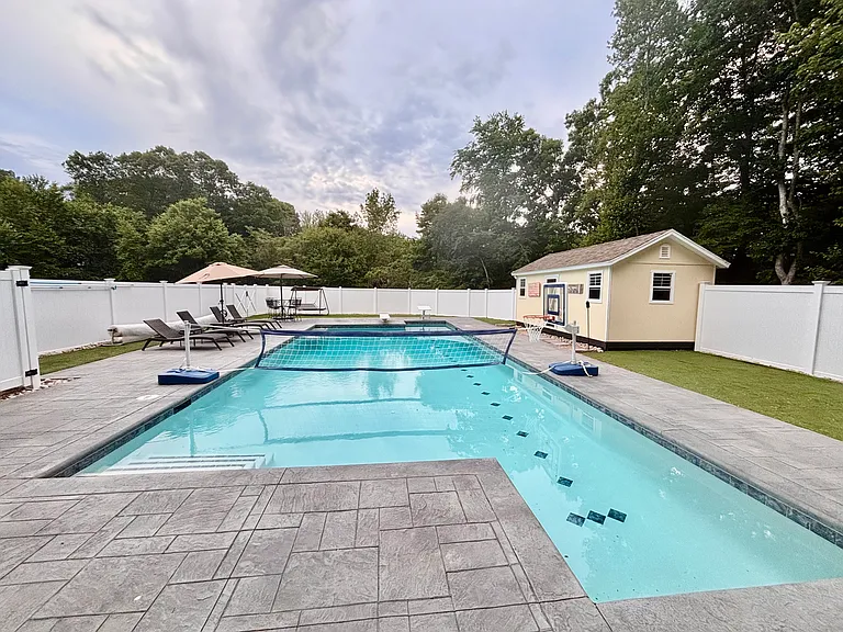 11 Windrose Dr — Photo 35