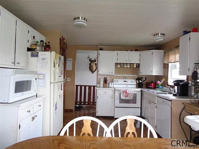 2nd image of 1344 Grovenors Corners Rd