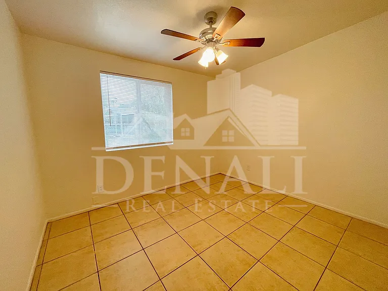 1404 W Fresno St #1 — Photo 8