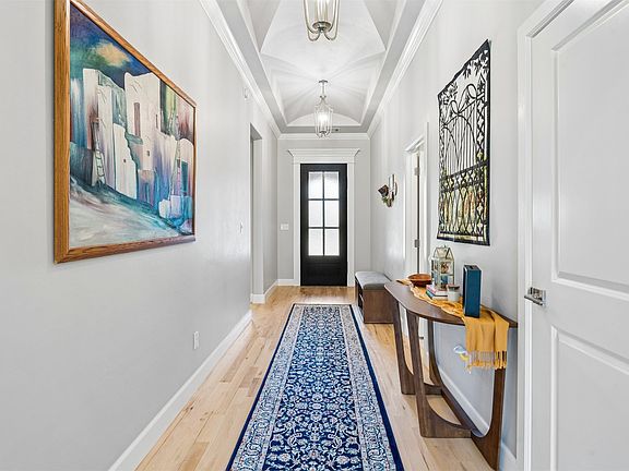 4th image of 3909 S Dogwood Pl