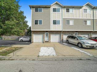7012 100th St, Chicago Ridge, IL 60415