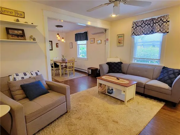 18 Palmer St, Newport, RI 02840