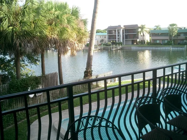 11910 Lagoon Ln #202, Saint Petersburg, FL 33706