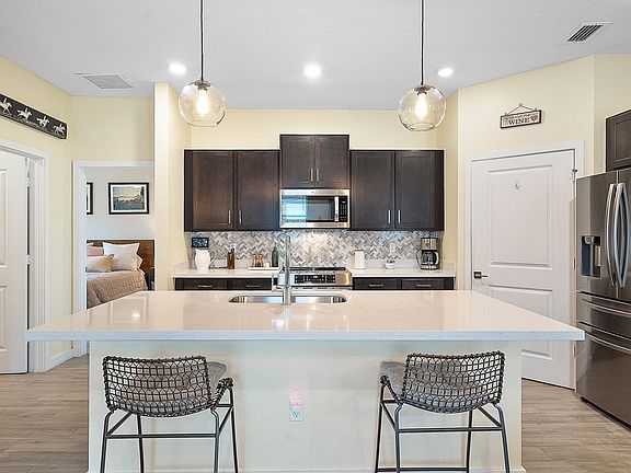 4th image of 2284 SW Strawberry Terrace