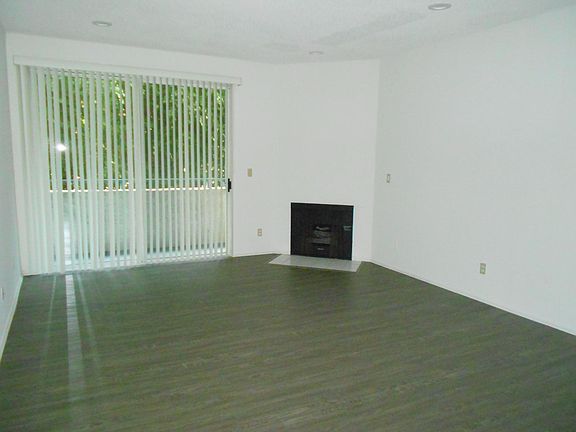 3rd image of 1400 Camden Ave APT 102