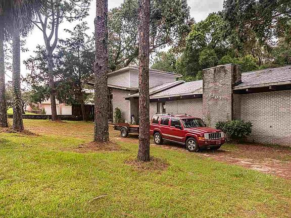 2nd image of 6303 Vicksburg Dr