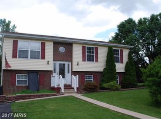 141 Crestview Dr, Martinsburg, WV