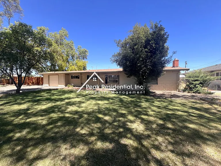 3201 Leona Cir — Photo 2