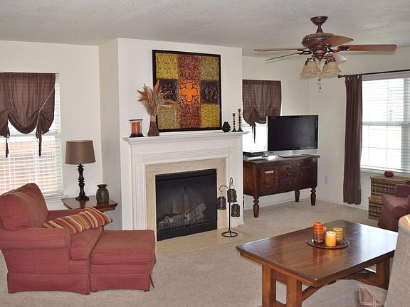 Spacious living room / vinyl plank flooring