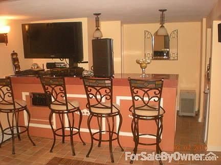 5th image of 241 Marshall Ave