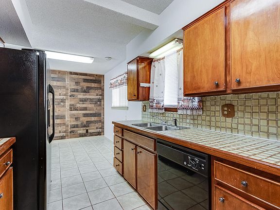 5th image of 5324 Bastille Ave